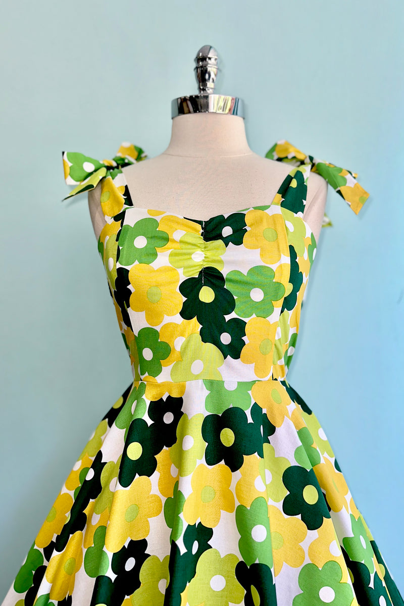 Green Mod Floral Sarah Dress by Heart of Haute