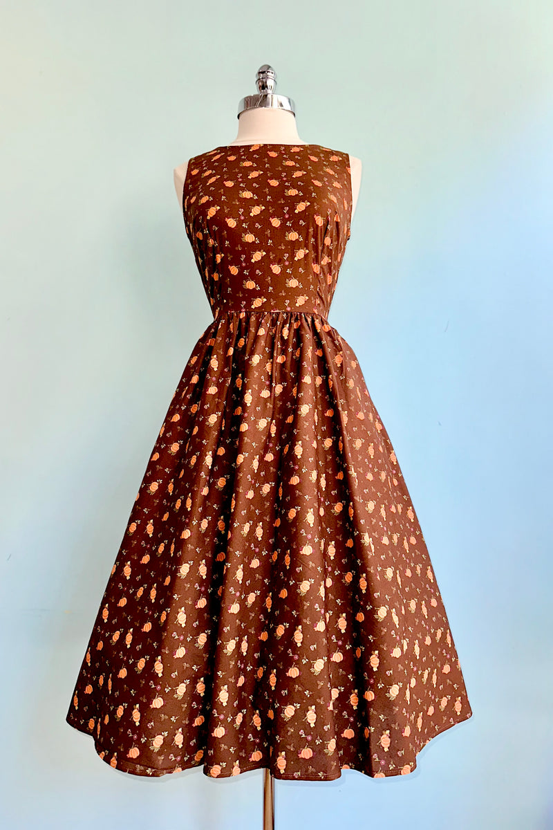 Pumpkins Midi Dress in Brown by Retrolicious – Modern Millie