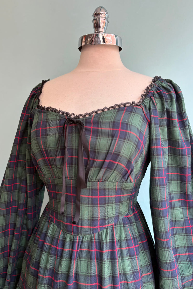 Green Plaid Lace Detail Smocked Maxi Dress Medium Green Plaid Lace Detail Smocked Maxi Dress Medium