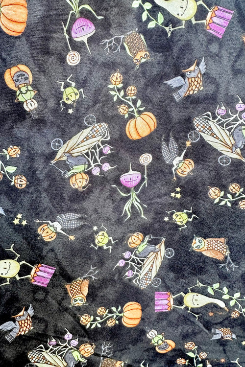 Squash & Pumpkin Doris Skirt in Black by Retrolicious