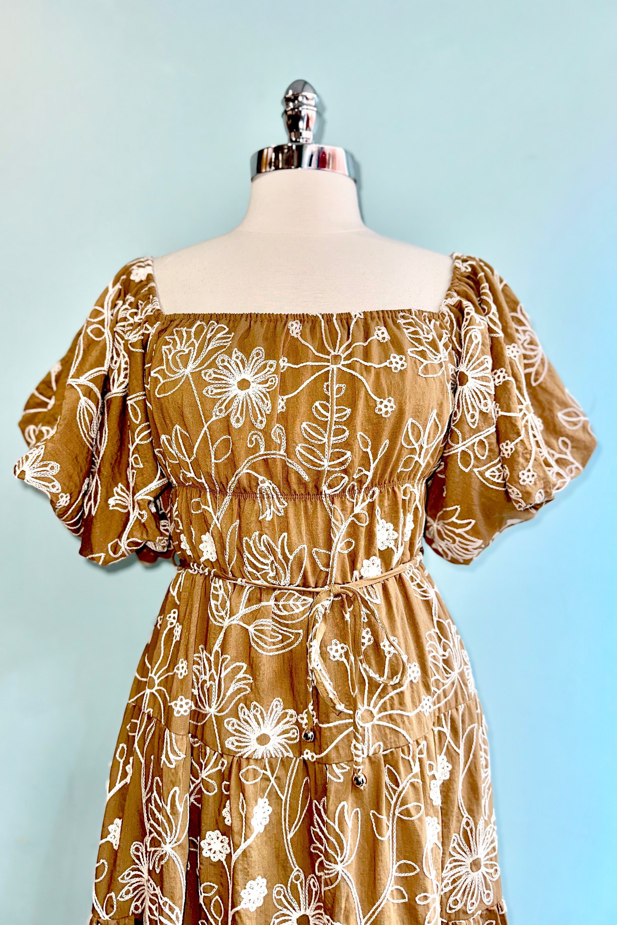 Light Brown Embroidered Puff Sleeve Midi Dress Small Light Brown Embroidered Puff Sleeve Midi Dress Small