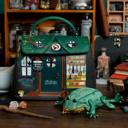 The Witches Pantry Frog Kiss Lock Coin Purse by Vendula London