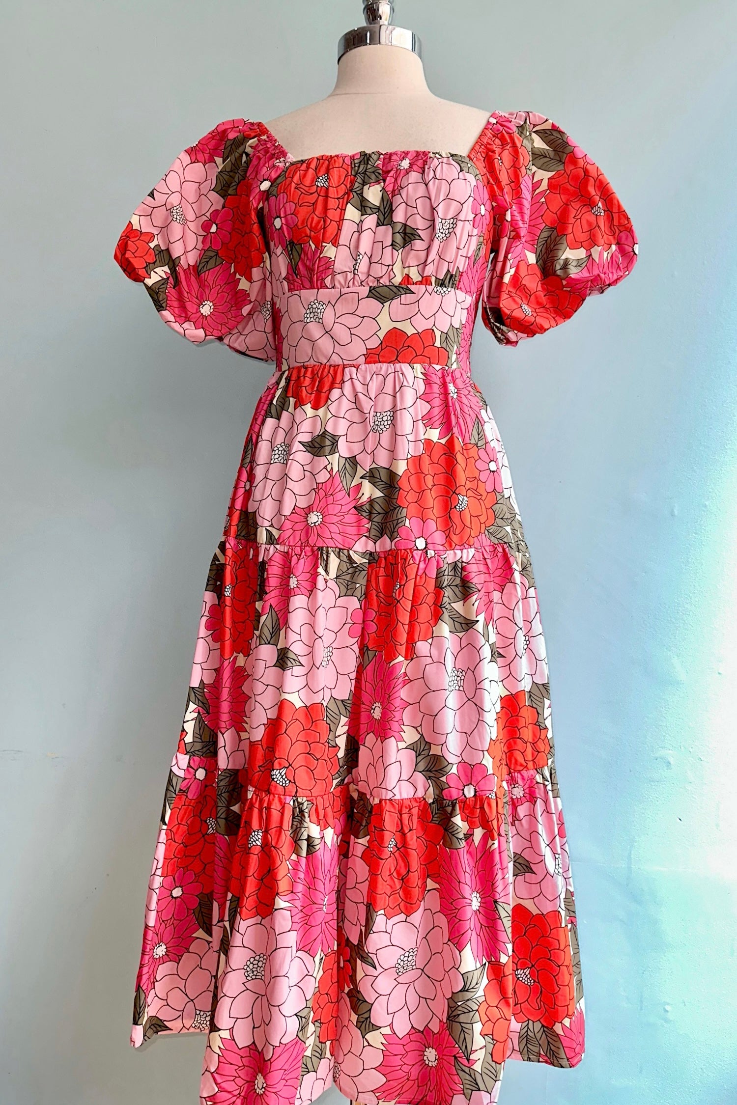 Coral Puff Sleeve Floral Midi Dress in Fuchsia – Modern Millie