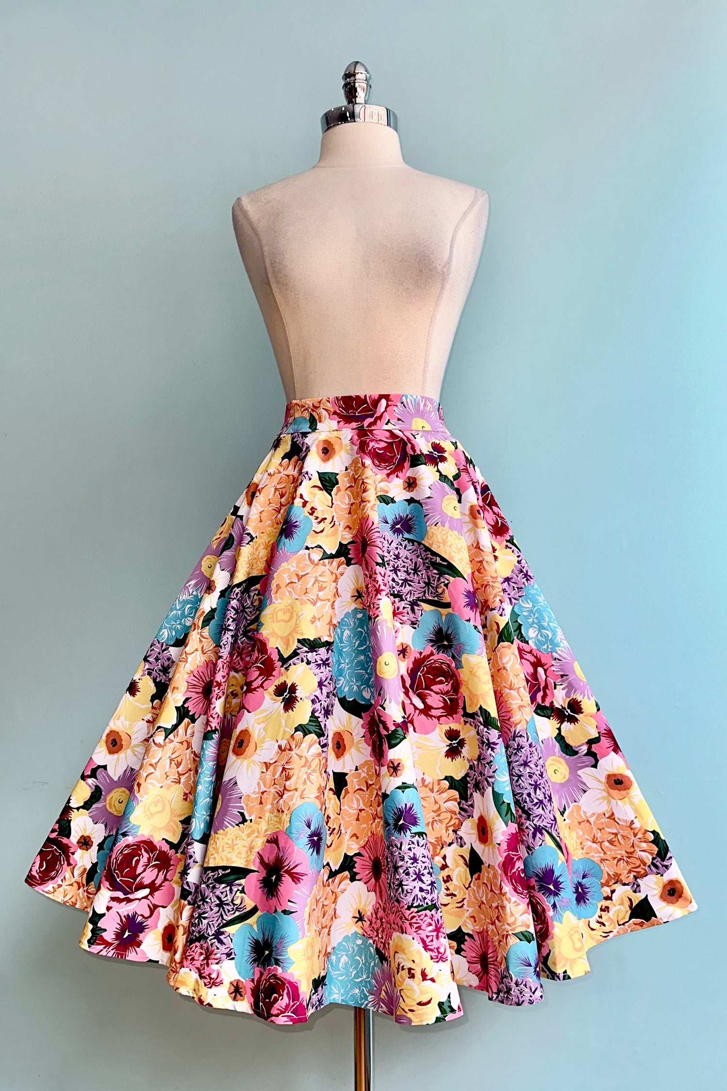 Floral Zing Circle Skirt by Banned – Modern Millie
